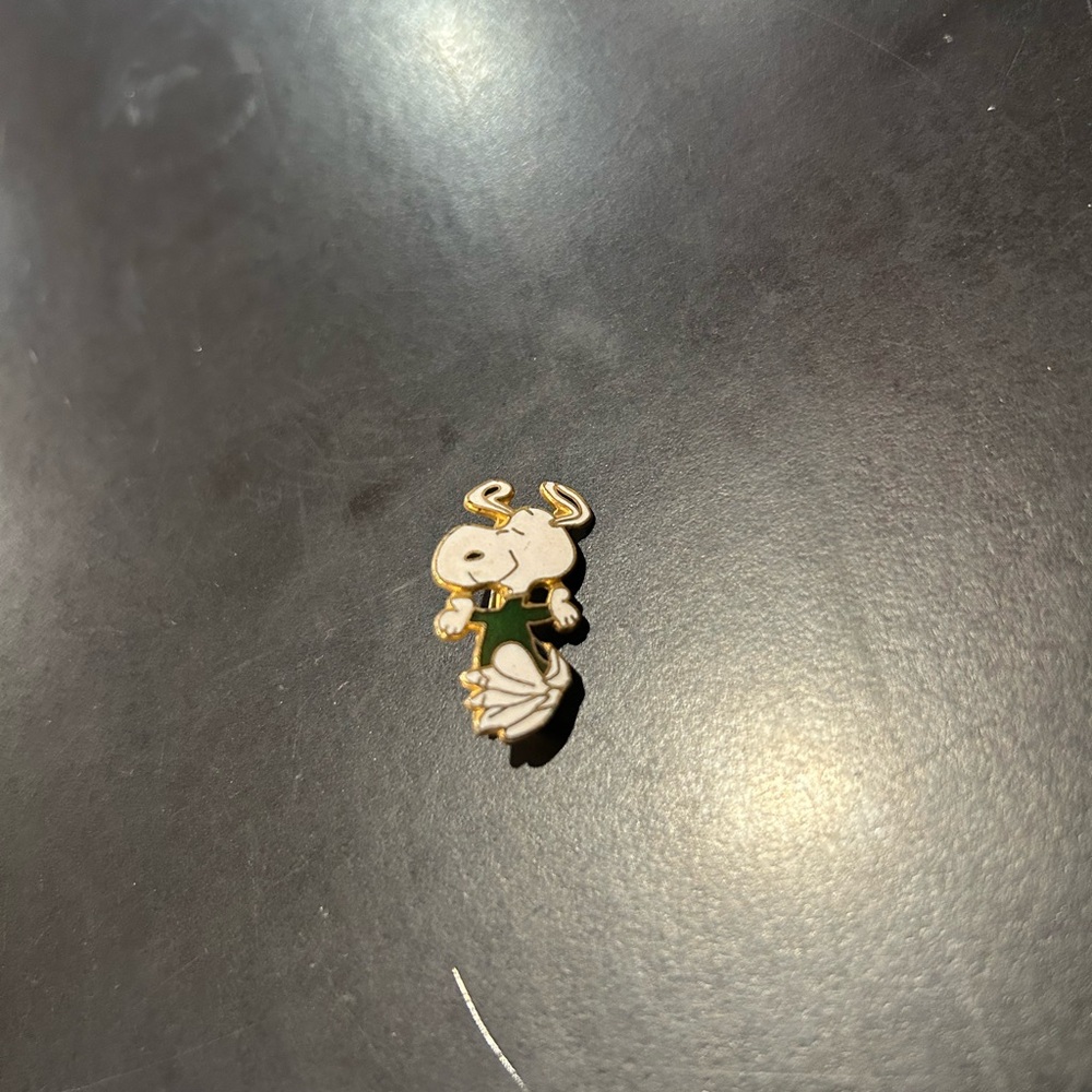 Vintage Gold and Green Enamel Snoopy pin